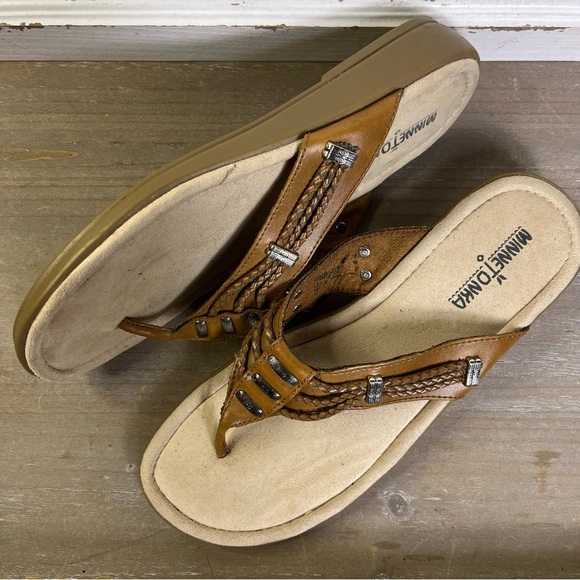 Minnetonka Leather Boho Wedge Sandals Size 9 Flip Flops Comfort - Picture 6 of 9
